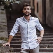 Docente italiano per stranieri / Storia; Insegnante chitarra acustica e ritmica